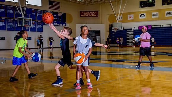 3F6A8145 Hatt BMacks Bball Youth Camp SM