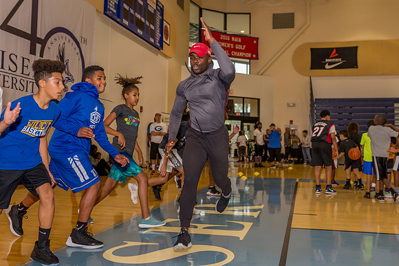 3F6A8613 Hatt BMacks Bball Youth Camp SM