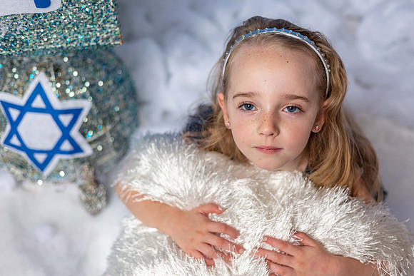 3F6A7211 Winter Wonderland Photoshoot SM Lindsey G CC proofs